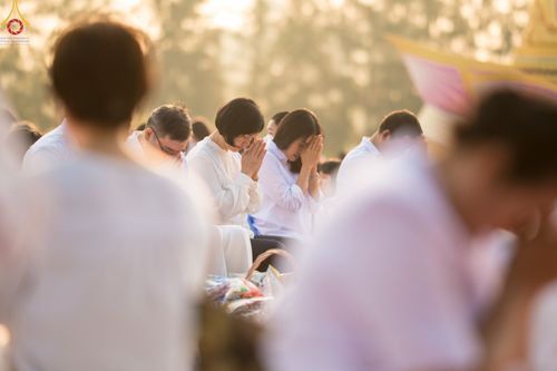 ภาพ No.110285:พิธีตักบาตรพระธรรมยาตราฯ ในโครงการธรรมยาตรากตัญญูบูชา มหาปูชนียาจารย์ พระมงคลเทพมุนี(สด จนฺทสโร) พระผู้ปราบมาร ปีที่ 12 ณ อนุสรณ์สถานลำดับที่ 2 สถานที่ตั้งมโนปณิธานบวชตลอดชีวิต อนุสรณ์สถานบางนางแท่น จ.นครปฐม วันที่ 11 มกราคม พ.ศ. 2567