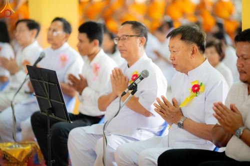 ภาพ No.192172:พิธีทอดผ้าป่าทำนุบำรุงศาสนสถาน ณ วัดนราภิรมย์ ตำบลนราภิรมย์ อำเภอบางเลน จังหวัดนครปฐม ในโครงการธรรมยาตรา กตัญญูบูชา มหาปูชนียาจารย์ พระมงคลเทพมุนี(สด จนฺทสโร) พระผู้ปราบมาร อนุสรณ์สถาน 7 แห่ง ปีที่ 13 วันที่ 9 มกราคม พ.ศ. 2568