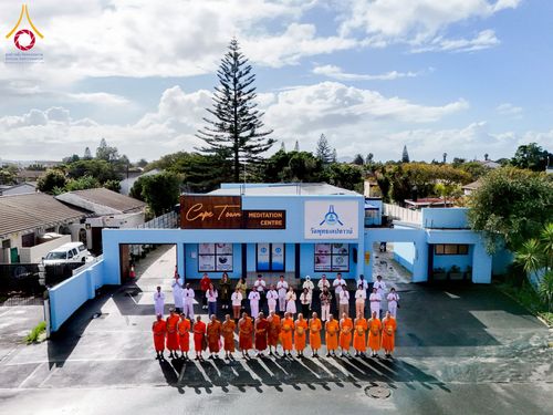 ภาพ No.233325:วันอาทิตย์ที่ 6 กรกฎาคม พ.ศ. 2568 พิธีถวายมหาสังฆทานแด่คณะสงฆ์ทั่วโลกและพิธีตักบาตรเนื่องในวันเข้าพรรษา  ณ วัดพุทธเคปทาวน์ ประเทศแอฟริกาใต้