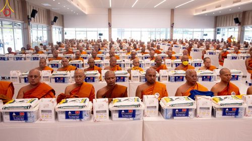 ภาพ No.142191:พิธีถวายสังฆทานแด่คณะสงฆ์ 323 วัด ปีที่ 20 ครั้งที่ 170 , พิธีมอบกองทุนหนุนแรงใจช่วยครูใต้ ปีที่ 17 ครั้งที่ 135 และพิธีทำบุญอุทิศส่วนกุศลให้ผู้วายชนม์ วันเสาร์ที่ 22 มิถุนายน พ.ศ.2567 ณ ศูนย์ปฏิบัติธรรมภาคใต้ อ.บางกล่ำ จ.สงขลา