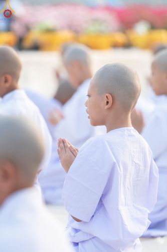 ภาพ No.133759:พิธีเวียนประทักษิณและพิธีวันทาเจดีย์ โครงการบรรพชาสามเณร ฟื้นฟูพระพุทธศาสนาทั่วไทย ณ วัดพระธรรมกาย วันเสาร์ที่ 6 เมษายน พ.ศ. 2567