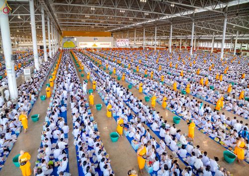 ภาพ No.263919:วันอาทิตย์ที่ 2 พฤศจิกายน พ.ศ. 2568 พิธีตักบาตรอาทิตย์ต้นเดือน ณ บ้านแก้วเรือนทองคุณยายฯ วัดพระธรรมกาย