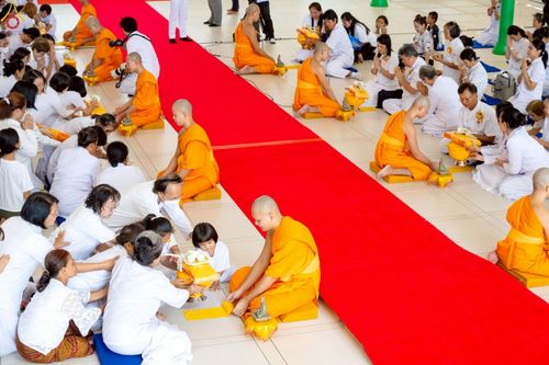 ภาพ No.227741:วันเสาร์ที่ 31 พฤษภาคม พ.ศ.2568 พิธีถวายผ้าไตรแด่สามเณรผู้เข้ารับการอุปสมบท , พิธีอุปสมบทสามเณรเตรียม DCI วัดพระธรรมกาย จ.ปทุมธานี