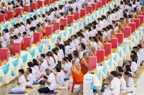 ภาพ No.147094:พิธีมุทิตาสักการะพระภิกษุ ผู้สอบได้เปรียญธรรม 9 ประโยคระดับโลกปีที่ 36, พิธีมอบโล่เกียรติยศและทุนการศึกษา สำนักเรียนบาลีดีเด่นทั่วประเทศ, พิธีถวายมหาสังฆทานคณะสงฆ์ 2,000 กว่าวัด ทั่วประเทศ ปีที่ 24, พิธีถวายไทยธรรมคณะสงฆ์ 323 วัด 4 จังหวัดชายแดนภาคใต้