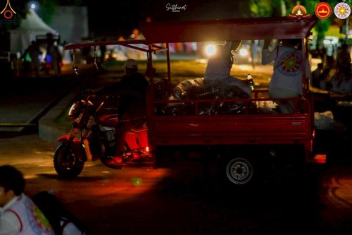 ภาพ No.224782:วันที่ 11 -12 พฤษภาคม พ.ศ. 2568 คณะพระอาจารย์ เจ้าหน้าที่ อาสาสมัคร นักศึกษา ทั้งชาวอินโดนีเซีย และชาวไทย ร่วมแรงร่วมใจ เตรียมงาน เก็บงาน ในวันวิสาขบูชา ณ พระมหาเจดีย์บรมพุทโธ ประเทศอินโดนีเซีย