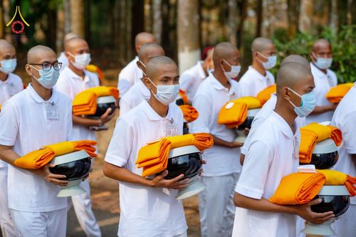 ภาพ No.75969:พิธีบรรพชาสามเณร ณ วัดปันชารี สันติปูร์ อรัญกฏิ เมืองคาร์กาชารี ประเทศบังกลาเทศ วันที่ 10 กุมภาพันธ์ พ.ศ. 2566