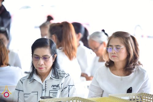 ภาพ No.267601:วันที่ 7 พฤศจิกายน พ.ศ. 2568 พสกนิกรอำเภอคลองหลวง รวมใจบำเพ็ญกุศลปัณรสมวาร (15 วัน) อุทิศถวายเป็นพระราชกุศลแด่ “สมเด็จพระพันปีหลวง” ณ วัดพระธรรมกาย