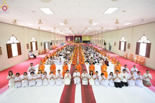 ภาพ No.135611:พิธีขอขมามอบผ้าไตร, พิธีบรรพชาสามเณร ในโครงการบรรพชาสามเณร ฟื้นฟูพระพุทธศาสนาทั่วไทย ณ วัดพระพุทธบาท ราชวรมหาวิหาร อ.พระพุทธบาท จ.สระบุรี วันที่ 6 เมษายน พ.ศ. 2567