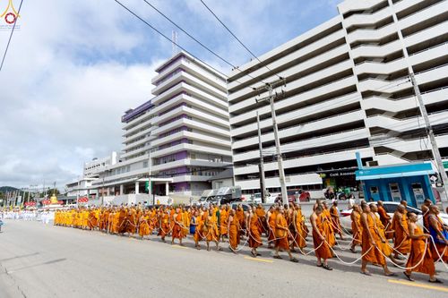 ภาพ No.239216:วันอาทิตย์ที่ 17 สิงหาคม พ.ศ. 2568 พิธีอัญเชิญรูปเหมือนพระมงคลเทพมุนี (สด จันทสโร) ณ ศาลากลางจังหวัดเลย ถึงลานพญานาค สวนสาธารณะกุดป่อง อ.เมือง จ.เลย