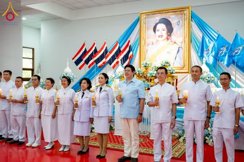 ภาพ No.237771:พิธีถวายเครื่องราชสักการะและวางพานพุ่ม และพิธีจุดเทียนถวายพระพรชัยมงคล เนื่องในโอกาสวันเฉลิมพระชนมพรรษา สมเด็จพระนางเจ้าสิริกิติ์ พระบรมราชินีนาถ พระบรมราชชนนีพันปีหลวง วันอังคารที่ 12 สิงหาคม พ.ศ. 2568  ณ อาคารปลูกศรัทธา 2 วัดพระธรรมกาย