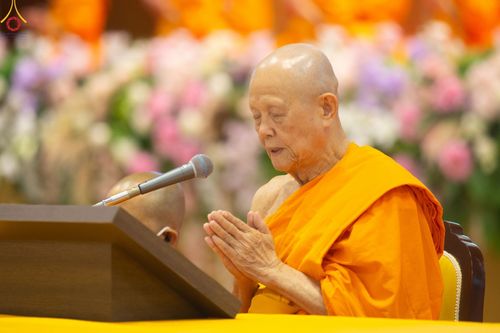 ภาพ No.88991:พิธีทอดผ้าป่าสมทบกฐินครั้งที่ 2 วันศุกร์ที่ 29 กันยายน พ.ศ. 2566 วันเพ็ญขึ้น 15 ค่ำ เดือน 10 ณ ห้องแก้วสารพัดนึก 1 วัดพระธรรมกาย