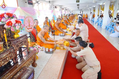 ภาพ No.200535:พิธีทอดผ้าป่าทำนุบำรุงศาสนสถาน ณ วัดรางกำหยาด ตำบลบางภาษี อำเภอบางเลน จังหวัดนครปฐม ในโครงการธรรมยาตรา กตัญญูบูชา มหาปูชนียาจารย์ พระมงคลเทพมุนี(สด จนฺทสโร) พระผู้ปราบมาร อนุสรณ์สถาน 7 แห่ง ปีที่ 13 วันที่ 22 มกราคม พ.ศ. 2568