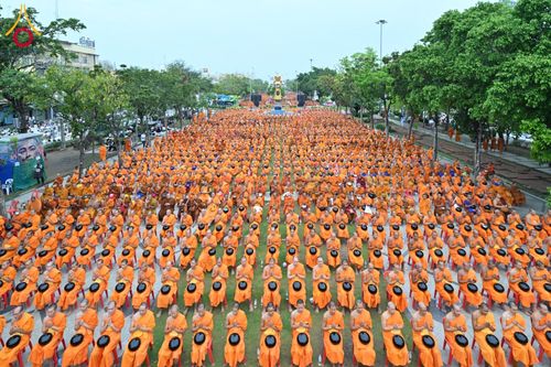 ภาพ No.210318:วันอาทิตย์ที่ 9 มีนาคม พ.ศ. 2568 พ่อเมืองโคราชจัดตักบาตรพระหมื่น ทำบุญเมือง 557 ปี