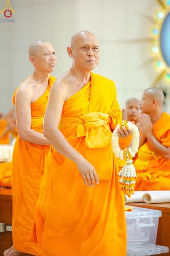 ภาพ No.169808:พิธีถวายภัตตาหารเมนูสวรรค์ "เพื่อการบรรลุธรรม" เนื่องในวันลอยกระทง (ขึ้น 15 ค่ำ เดือน 12) วันศุกร์ที่ 15 พฤศจิกายน พ.ศ. 2567 ณ หอฉันคุณยายอาจารย์ฯ วัดพระธรรมกาย