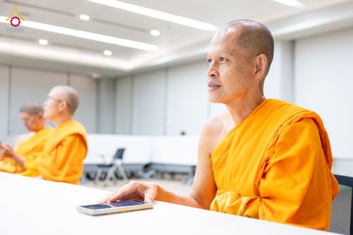 ภาพ No.324763:วันอังคารที่ 21 เมษายน พ.ศ.2569  หลวงพ่อทัตตชีโว รองเจ้าอาวาสวัดพระธรรมกาย ถวายการต้อนรับและปฏิสันถารคณะสงฆ์จากประเทศเวียดนาม