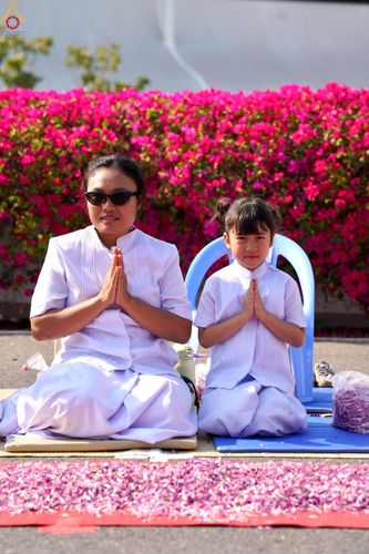 ภาพ No.304121:วันที่ 25 มกราคม พ.ศ. 2569 พิธีต้อนรับพระธรรมยาตรา  รร.สามัคคีราษฏร์บำรุง-วัดพระธรรมกาย ในโครงการธรรมยาตรา กตัญญูบูชา มหาปูชนียาจารย์ พระมงคลเทพมุนี(สด จนฺทสโร) พระผู้ปราบมาร อนุสรณ์สถาน 7 แห่ง ปีที่ 14