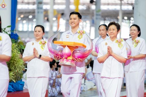 ภาพ No.318469:วันอาทิตย์ต้นเดือนที่ 5 เมษายน พ.ศ.2569 พิธีทอดผ้าป่าสมทบมหาสังฆทาน 40,000 กว่าวัดทั่วประเทศ ณ สภาธรรมกายสากล วัดพระธรรมกาย