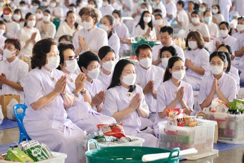 ภาพ No.81474:พิธีตักบาตร ข้าวสารอาหารแห้ง และพิธีบูชาข้าวพระ ณ สภาธรรมกายสากล วัดพระธรรมกาย วันเสาร์ที่ 3 มิถุนายน 2566