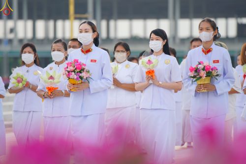 ภาพ No.82654:พิธีเวียนประทักษิณ, พิธีวันทาเจดีย์ ณ มหาธรรมกายเจดีย์  พิธีบรรพชาหมู่พระพี่เลี้ยงเข้าพรรษา, ธรรมทายาทอุดมศึกษา รุ่นที่ 50(ภาคฤดูฝน) และธรรมทายาทพุทธศาสตร์สากล รุ่นที่ 7 (ภาคฤดูฝน) วันเสาร์ที่ 17 มิถุนายน พ.ศ. 2566 ณ  โบสถ์พระไตรปิฎก วัดพระธรรมกาย จ.ปทุม