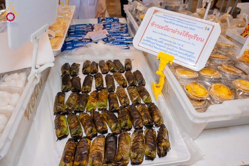 ภาพ No.306363:วันที่ 30 มกราคม พ.ศ. 2569 พิธีถวายภัตตาหารเป็นสังฆทาน แด่พระธรรมยาตรา ณ วัดพระธรรมกาย  จังหวัดปทุมธานี ในโครงการธรรมยาตรา กตัญญูบูชา มหาปูชนียาจารย์ พระมงคลเทพมุนี(สด จนฺทสโร) พระผู้ปราบมาร อนุสรณ์สถาน 7 แห่ง ปีที่ 14