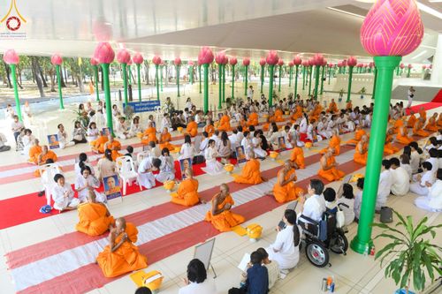 ภาพ No.199806:โครงการอุปสมบทหมู่บูชาธรรม 116 ปี คุณยายอาจารย์มหารัตนอุบาสิกาจันทร์ ขนนกยูง โครงการอุปสมบทหมู่ธรรมทายาท ระดับอุดมศึกษา รุ่นที่ 51 ภาคฤดูหนาว  ณ โบสถ์พระไตรปิฏก วัดพระธรรมกาย จ.ปทุมธานี  วันที่ 11 มกราคม พ.ศ. 2568 โดยมีพระครูปลัดรัตนวีรวัฒน์ เจ้าอาวาสวัด