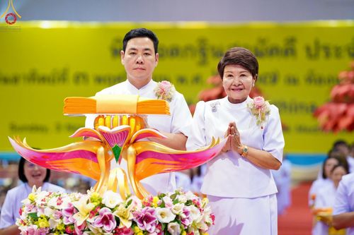 ภาพ No.167838:พิธีทอดกฐิน และ พิธีกรานกฐิน ในวันอาทิตย์ที่ 3 พฤศจิกายน พ.ศ. 2567 ณ วัดพระธรรมกาย จ.ปทุมธานี