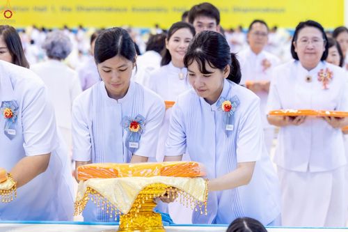 ภาพ No.244063:วันอาทิตย์ที่ 7 กันยายน พ.ศ. 2568 พิธีทอดผ้าป่าสมทบกฐินวัดพระธรรมกาย และสมทบกฐิน 30,000 วัดทั่วไทย ครั้งที่ 2 ณ ห้องแก้วสารพัดนึก 1 วัดพระธรรมกาย