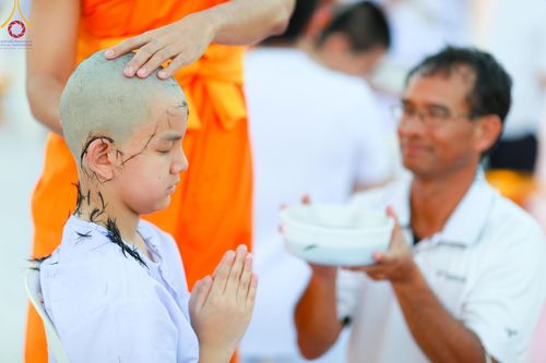 ภาพ No.132785:พิธีปลงผมยุวธรรมทายาท รุ่นที่ 32 มัชฌิมธรรมทายาท รุ่นที่ 28 ณ ลานธรรม วัดพระธรรมกาย วันเสาร์ที่ 30 มีนาคม พ.ศ. 2567