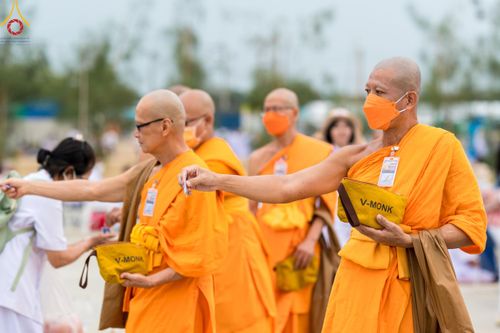 ภาพ No.119813:V.19 แกล้วกล้า การเตรียมงาน เก็บงาน การรับบุญของเจ้าหน้าที่หน่วยงานต่างๆ เพื่อโครงการธรรมยาตรา กตัญญูบูชามหาปูชนียาจารย์ พระมงคลเทพมุนี (สด จนฺทสโร) พระผู้ปราบมาร อนุสรณ์สถาน 7 แห่ง ปีที่ 12 ระหว่างวันที่ 2 - 31 มกราคม พ.ศ.2567