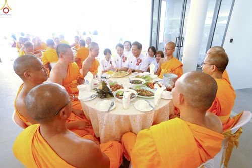 ภาพ No.249319:วันที่ 20 กันยายน พ.ศ. 2568 พิธีประดิษฐานรูปหล่อหลวงปู่วัดปากน้ำ ภาษีเจริญ ณ วิหารพระมงคลเทพมุนี (สด จนฺทสโร) ศูนย์ปฏิบัติธรรมภูเก็ต จ.ภูเก็ต