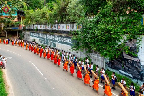 ภาพ No.226386:วันที่ 7-10 พฤษภาคม พ.ศ. 2568 โครงการเดินธรรมยาตรา สยาม-ลังกา ธรรมยาตรา ฉลองเทศกาลวิสาขบูชาแห่งชาติ ศรีลังกา บูชาธรรม 81 ปี หลวงพ่อธัมมชโย เมืองนูวราอิลิยา ประเทศศรีลังกา