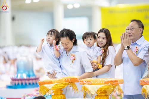 ภาพ No.154635:พิธีทอดผ้าป่าสมทบกฐินวัดพระธรรมกาย และสมทบกฐิน 30,000 วัดทั่วไทย ครั้งที่ 2 ณ สภาธรรมกายสากล วัดพระธรรมกาย วันอังคารที่ 17 กันยายน พ.ศ. 2567