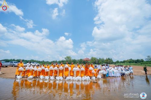 ภาพ No.161196:พิธีถวายมหาสังฆทาน 31 วัด , พิธีบุพเปตพลี , พิธีไถ่ชีวิตโค และ ปล่อยพันธ์ุปลาจำนวน 50,000 ชีวิต ณ ศูนย์การศึกษาจอมบึง ต.รางบัว อ.จอมบึง จ.ราชบุรี วันที่ 28 กันยายน พ.ศ. 2567