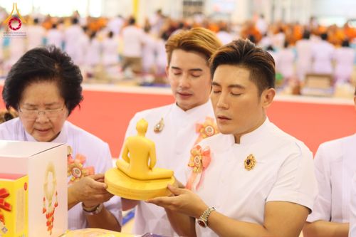 ภาพ No.60080:พิธีเจริญพระพุทธมนต์ "ฉลองอายุวัฒนมงคล 80 ปี หลวงพ่อธัมมชโย" พิธีถวายไทยธรรม คณะสงฆ์ 10,000 กว่าวัดทั่วประเทศ ในวันคุ้มครองโลก วันจันทร์ที่ 22 เมษายน พ.ศ. 2567 ณ สภาธรรมกายสากล วัดพระธรรมกาย จ.ปทุมธานี