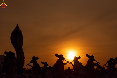 ภาพ No.198271:พิธีต้อนรับพระธรรมยาตรา ณ อนุสรณ์สถานลำดับที่ 5 สถานที่เผยแผ่วิชชาธรรมกายครั้งแรก อนุสรณ์สถานบางปลา วัดบางปลา อำเภอบางเลน จังหวัดนครปฐม ในโครงการธรรมยาตรา กตัญญูบูชา มหาปูชนียาจารย์ พระมงคลเทพมุนี(สด จนฺทสโร) พระผู้ปราบมาร ปีที่ 13 วัน 19 มกราคม พ.ศ.2568