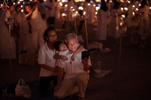 ภาพ No.125151:พิธีเวียนประทักษิณและจุดมาฆประทีป (ชุดที่ 2) ในวันมาฆบูชา เสาร์ที่ 24 กุมภาพันธ์ พ.ศ. 2567 ณ พระมหาธรรมกายเจดีย์ วัดพระธรรมกาย