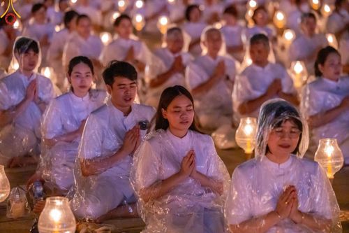 ภาพ No.279368:พิธีจุดวิสาขประทีป พิธีเวียนประทักษิณ ในวันวิสาขบูชา พุธที่ 22 พฤษภาคม พ.ศ. 2567 ( วันพระขึ้น 15 ค่ำ เดือน 6 ) ณ ลานธรรม พระมหาธรรมกายเจดีย์ วัดพระธรรมกาย จ.ปทุมธานี