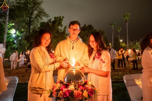 ภาพ No.138391:วิสาขบูชานานาชาติ วัดพระธรรมกายแคลิฟอร์เนีย ประเทศสหรัฐอเมริกา วันพุธที่ 22 พฤษภาคม พ.ศ. 2567