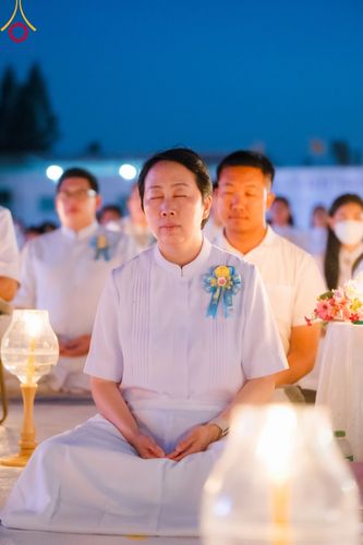 ภาพ No.109710:พิธีจุดประทีปถวายเป็นพุทธบูชา และบูชาธรรมมหาปูชนียาจารย์ วันที่ 10 มกราคม พ.ศ. 2567 ณ อนุสรณ์สถานคลองบางนางแท่น อ.สามพราน จ.นครปฐม