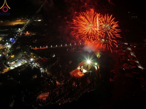 ภาพ No.107253:พิธีจุดประทีปถวายเป็นพุทธบูชา และบูชาธรรมมหาปูชนียาจารย์ ในโครงการธรรมยาตรากตัญญูบูชา มหาปูชนียาจารย์ พระมงคลเทพมุนี(สด จนฺทสโร) พระผู้ปราบมาร  อนุสรณ์สถาน 7 แห่ง ปีที่ 12  วันที่ 6 มกราคม พ.ศ. 2567 ณ อนุสรณ์สถานมหาวิหารพระมงคลเทพมุนี อ.สองพี่น้อง จ.สุพร