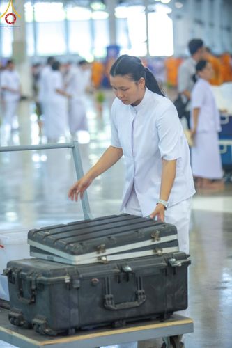 ภาพ No.59775:V.39 ทุ่มสุดใจ ธรรมชัย 80 ปี การเตรียมงาน การปฏิบัติงาน ของเจ้าหน้าที่หน่วยงานต่างๆ เพื่อพิธีฉลองอายุวัฒนมงคล 80 ปี หลวงพ่อธัมมชโย และรับถวายมหาสังฆทาน 10,000 กว่าวัดทั่วประเทศ ในวันคุ้มครองโลก จันทร์ที่ 22 เมษายน พ.ศ. 2567