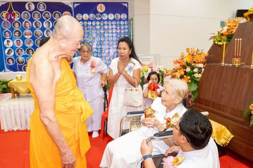 ภาพ No.238958:วันเสาร์ที่ 16 สิงหาคม พ.ศ. 2568 งานบุญประจำปี ครั้งที่ 20 พิธีทักษิณานุปทานแด่บรรพชน ตระกูลผ่องสวัสดิ์และหมู่ญาติที่ล่วงลับไปแล้ว ณ พระมหาเจดีย์ทัตตชีโว ศูนย์อบรมเยาวชนกาญจนบุรี