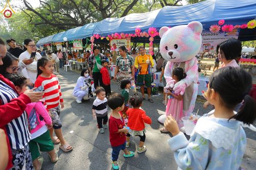 ภาพ No.194001:วัดพระธรรมกาย จัดงานวันเด็กแห่งชาติ ประจำปี พ.ศ.2568 ออกร้านอาหาร 200 ร้าน มอบของขวัญหลายหมื่นชิ้น วันที่ 12 มกราคม พ.ศ. 2568 วัดพระธรรมกาย อ.คลองหลวง จ.ปทุมธานี