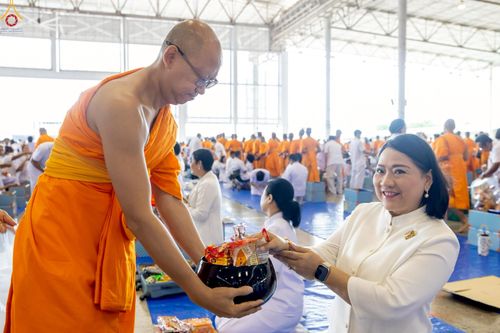 ภาพ No.240524:วันพุธที่ 27 สิงหาคม พ.ศ. 2568 พิธีตักบาตร ในวันธรรมชัย ณ วัดพระธรรมกาย จ.ปทุมธานี