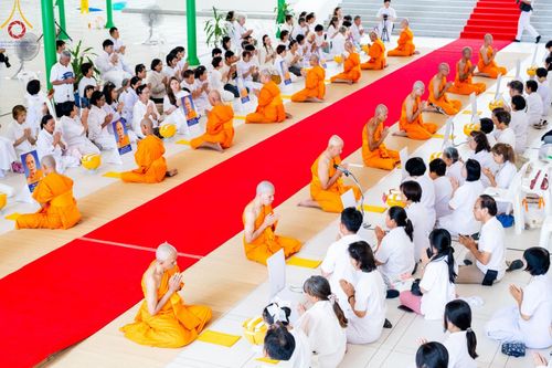 ภาพ No.159827:พิธีตัดปอยผมปลงผมนาคธรรมทายาท, พิธีบรรพชาอุปสมบทหมู่ โครงการอุปสมบทหมู่บูชาธรรม 140 ปี พระมงคลเทพมุนี (สด จนฺทสโร) ณ โบสถ์พระไตรปิฏก วัดพระธรรมกาย วันเสาร์ที่ 5 ตุลาคม พ.ศ. 2567