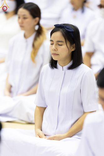 ภาพ No.139191:พิธีตักบาตร , พิธีบูชาข้าวพระ ณ ห้องแก้วสารพัด 1 สภาธรรมกายสากล วัดพระธรรมกาย วันอาทิตย์ต้นเดือนที่ 2 มิถุนายน พ.ศ. 2567