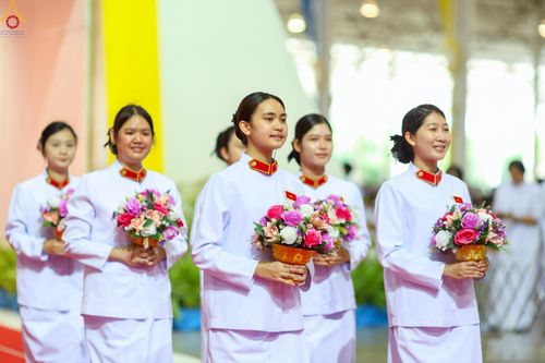 ภาพ No.240820:วันพุธที่ 27 สิงหาคม พ.ศ. 2568 พิธีทอดผ้าป่าเพื่อสร้างอาคาร  82 ปี หลวงพ่อธัมมชโย สมทบกฐินวัดพระธรรมกาย และกฐิน 30,000 วัดทั่วประเทศ ครั้งที่ 1