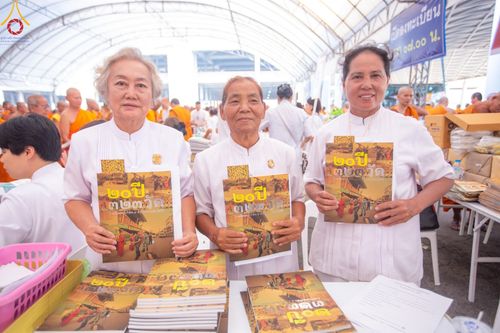ภาพ No.59765:V.39 ทุ่มสุดใจ ธรรมชัย 80 ปี การเตรียมงาน การปฏิบัติงาน ของเจ้าหน้าที่หน่วยงานต่างๆ เพื่อพิธีฉลองอายุวัฒนมงคล 80 ปี หลวงพ่อธัมมชโย และรับถวายมหาสังฆทาน 10,000 กว่าวัดทั่วประเทศ ในวันคุ้มครองโลก จันทร์ที่ 22 เมษายน พ.ศ. 2567
