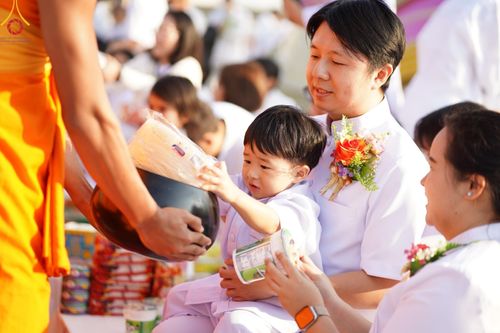 ภาพ No.193083:พิธีตักบาตรพระธรรมยาตรา ณ อนุสรณ์สถานคลองบางนางแท่น อ.สามพราน จ.นครปฐม ในโครงการธรรมยาตรา กตัญญูบูชา มหาปูชนียาจารย์ พระมงคลเทพมุนี(สด จนฺทสโร) พระผู้ปราบมาร อนุสรณ์สถาน 7 แห่ง ปีที่ 13 วันที่ 11 มกราคม พ.ศ.2568