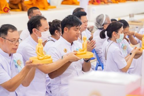 ภาพ No.60070:พิธีเจริญพระพุทธมนต์ "ฉลองอายุวัฒนมงคล 80 ปี หลวงพ่อธัมมชโย" พิธีถวายไทยธรรม คณะสงฆ์ 10,000 กว่าวัดทั่วประเทศ ในวันคุ้มครองโลก วันจันทร์ที่ 22 เมษายน พ.ศ. 2567 ณ สภาธรรมกายสากล วัดพระธรรมกาย จ.ปทุมธานี